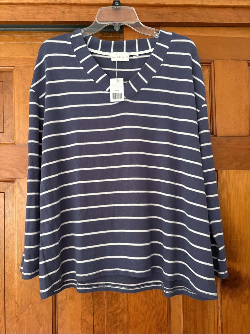 Mia & Tess Blue & White Striped V-Neck Long Sleeve Tee M NWT